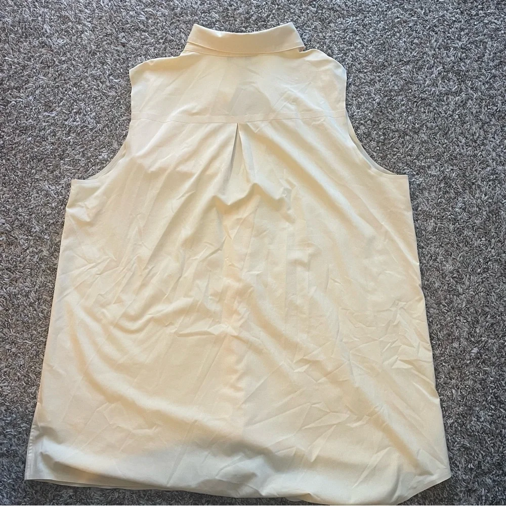 Athleta Urbanite Button Up Tank - Picture 3 of 3